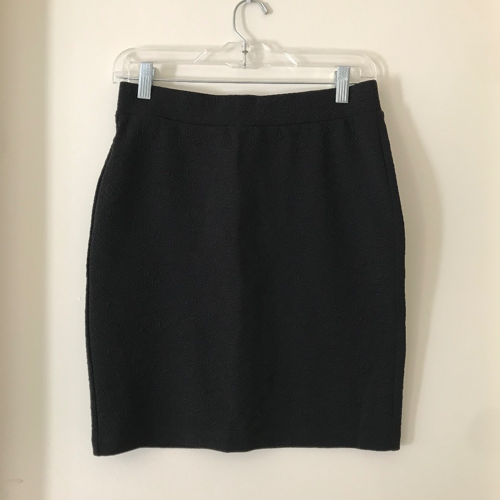 LOFT Black Floral Pencil Skirt Size XS NWOT
